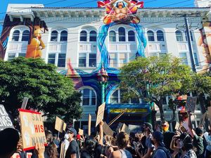 June 11, 2020 - This week's tablehopper: movement.