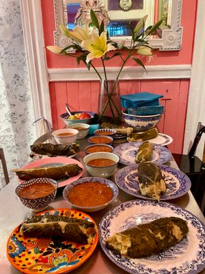 September 21, 2021 - This week's tablehopper: happy alfresco feelings.