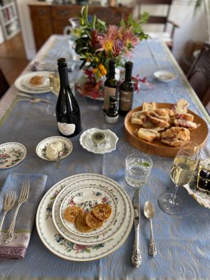 November 23, 2021 - This week's tablehopper: the pleasures of the table.