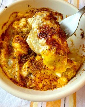 January  4, 2022 - This week's tablehopper: it's gonna be a cheesy and crabby month.