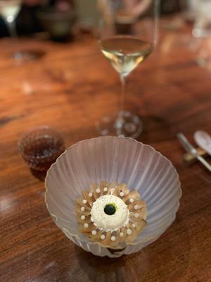 This week's tablehopper: fake spring.