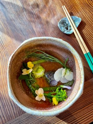 This week's tablehopper: back on tour.