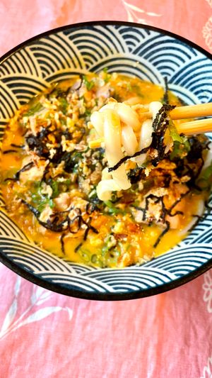 This week's tablehopper: in a mood.