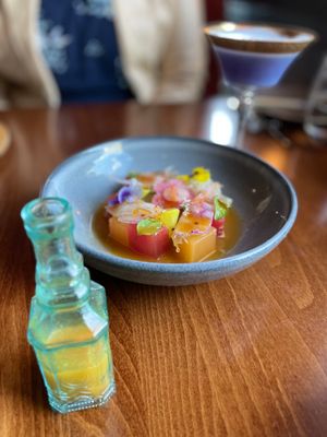 August 16, 2022 - This week's tablehopper: those dancing feet.