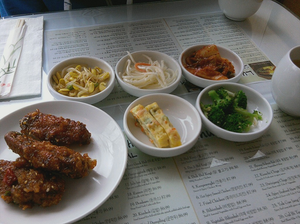 New Korean Restaurant Opens on Irving: Manna