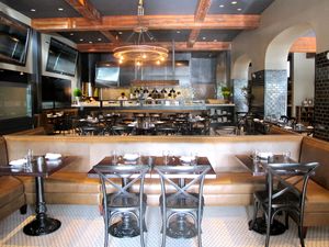 Park Tavern Opens on Washington Square