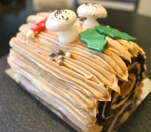 Special Holiday Treats Around the City (It's Bûche de Noël Time!)