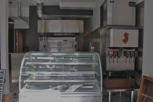 Mission News: Some Takers for Roxy's, Pizza Shop on 24th, Community Market Returns