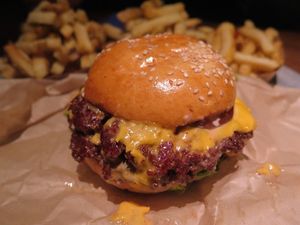 Get Ready to Eat More Burgers in 2016, with New Popsons (from Causwells) and Wes Burger Locations