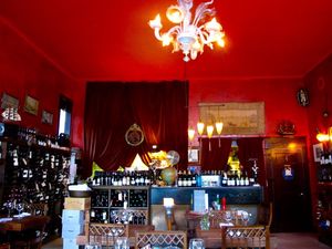 Tidbits: Flora No Longer at Da Flora, International Smoke, Lunch Updates