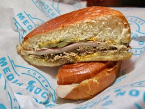 Mission Openings Include the Cheerful Media Noche and Pink Onion