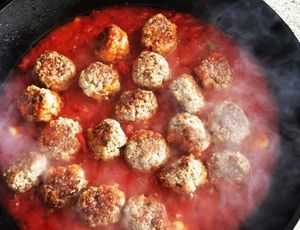 Tasty Food Events, from Pig Roasts to Sunday Gravy