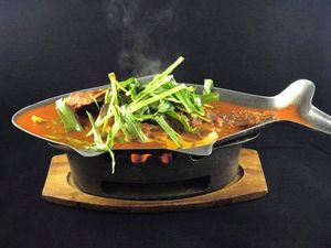 Openings in the TL Include Esan Classic from Lers Ros Team, Mong Thu Reopens, Bandit's Burgers and Breakfast Sandwiches