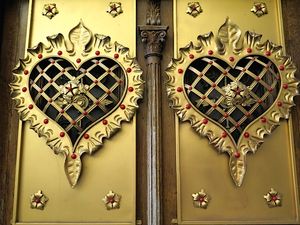 Valentine's Day Options That Won't Break Your Bank (Or Your Mind)